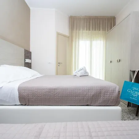 Globus Hotel 3*