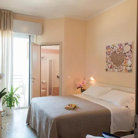 Hotel Globus 3*
